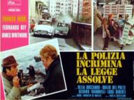 La polizia incrimina la legge assolve
